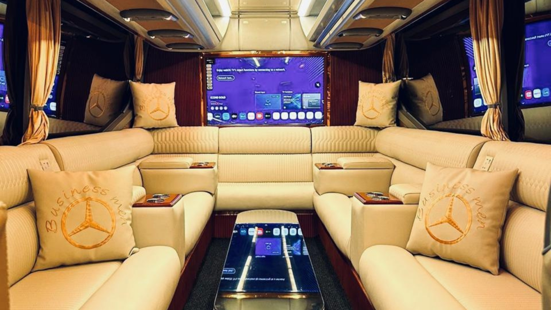 باص VIP ملكي 30 مقعد
